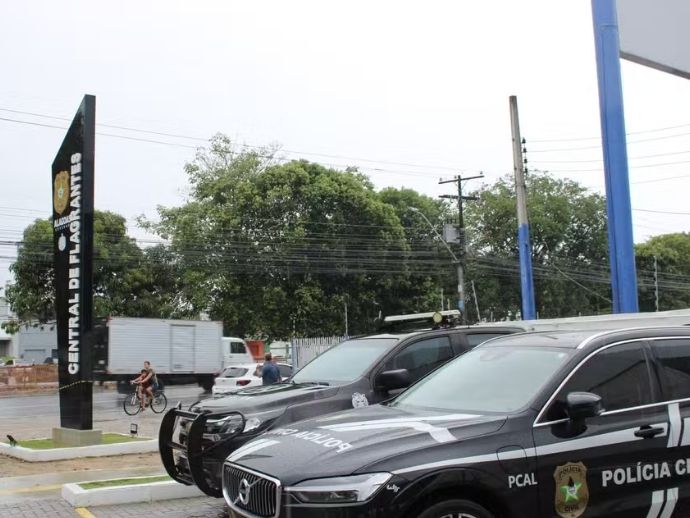 Traficante tenta subornar policiais com R$ 30 mil e acaba preso em flagrante em Macei&oacute;