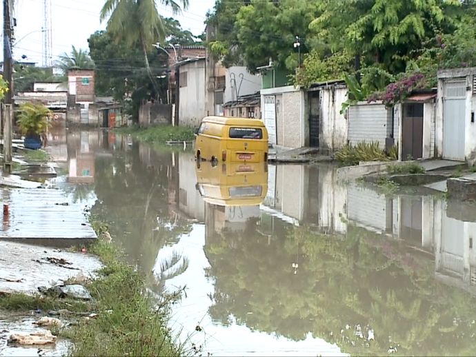 Grande Recife e outras regiões entram em estado de atenção após fortes chuvas 