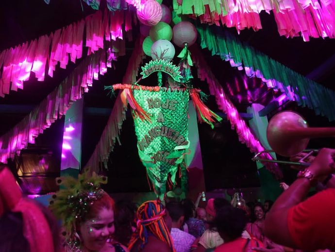 Evento do Bloco Hoje a Mangueira Entra abre agenda de bailes pr&eacute;-carnavalescos de fevereiro