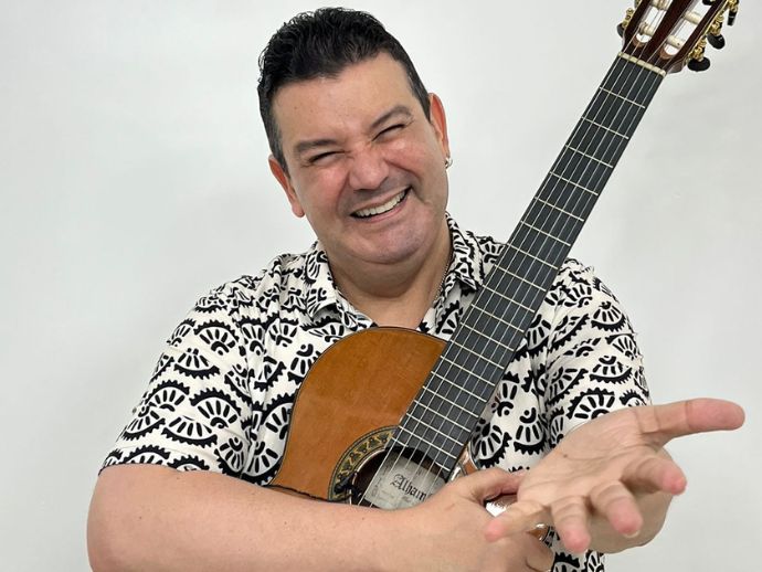 PAPO DE ARTISTA: Andr&eacute; Rio fala sobre vida pessoal e carreira musical 