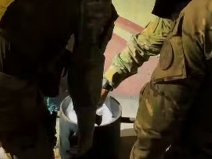 Pol&iacute;cia Militar apreende explosivos e det&eacute;m tr&ecirc;s jovens durante jogo entre CSA e N&aacute;utico em Macei&oacute;  