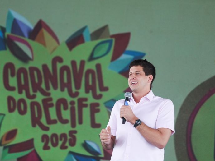 Carnaval do Recife recebe mais de 3 milhões de foliões e bate recorde 