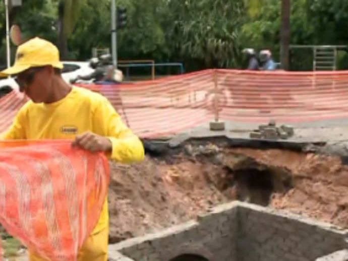 Interdição na Avenida Beira Rio, no Recife, para obra de drenagem até o dia 26 de março