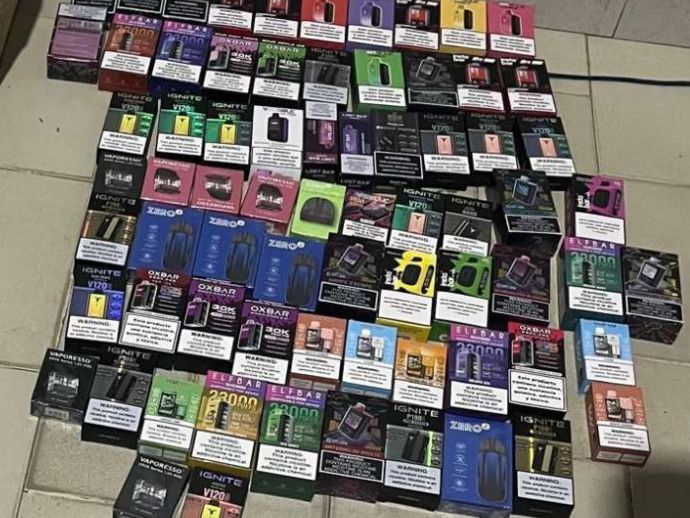 Pol&iacute;cia Civil de Alagoas prende suspeito de tr&aacute;fico de drogas e venda de produtos proibidos em Arapiraca