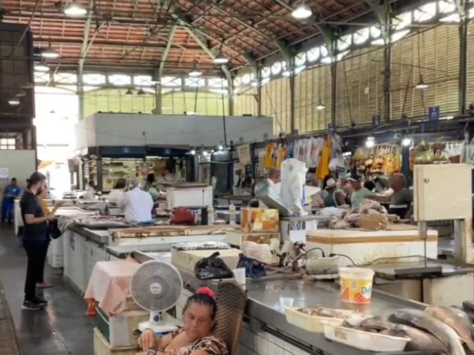 Comerciantes do Mercado de S&atilde;o Jos&eacute; reclamam da falta de movimenta&ccedil;&atilde;o nas vendas