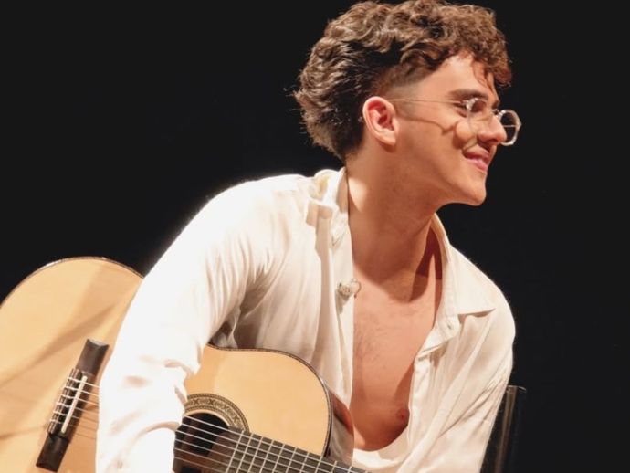 Sucesso nas redes sociais, Caike Souza est&aacute; produzindo seu primeiro &aacute;lbum