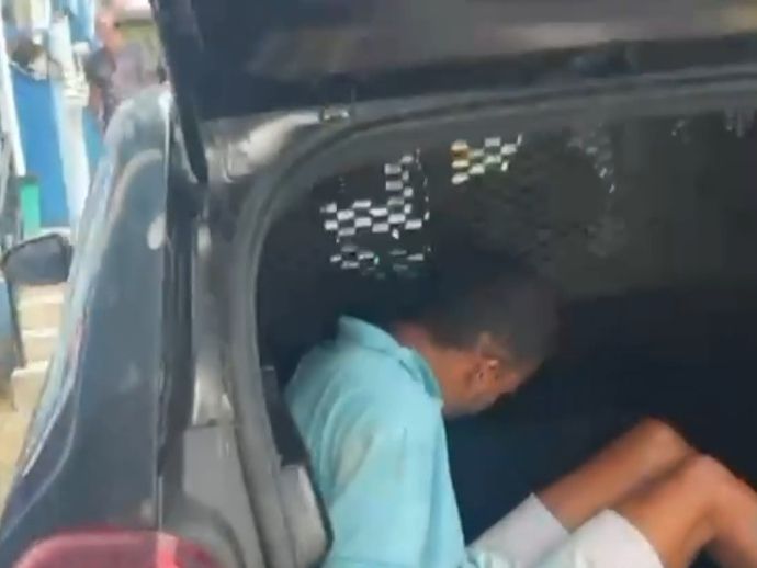 Polícia prende suspeito de matar mulher dentro da casa da amiga em Olinda