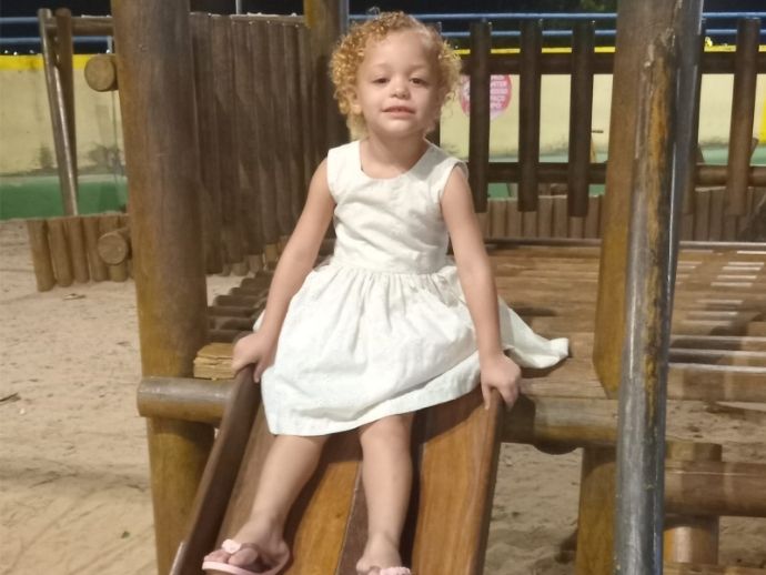 Menina de 4 anos morre após ser atingida por bala perdida em Água Fria, no Recife