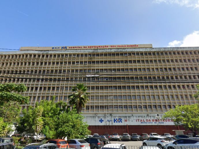 Ciclista morre atropelado e criança fica ferida após acidente com caminhão