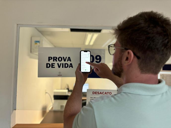 Aposentados e pensionistas nascidos em maio devem fazer Prova de Vida Digital
