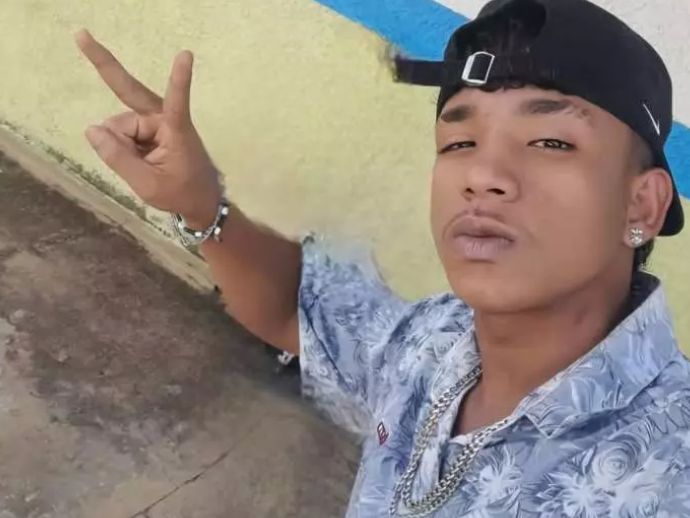 Jovem &eacute; encontrado morto com marcas de viol&ecirc;ncia em terreno baldio em Matriz do Camaragibe