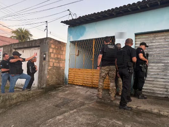 Opera&ccedil;&atilde;o desarticula esquema de venda de atestados falsos e drogas sint&eacute;ticas por delivery em Macei&oacute;