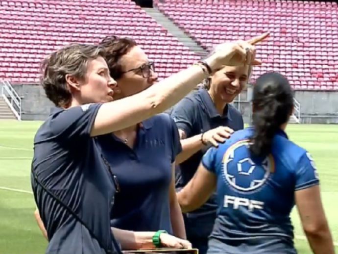 Representantes da FIFA realizaram uma vistoria t&eacute;cnica na Arena Pernambuco