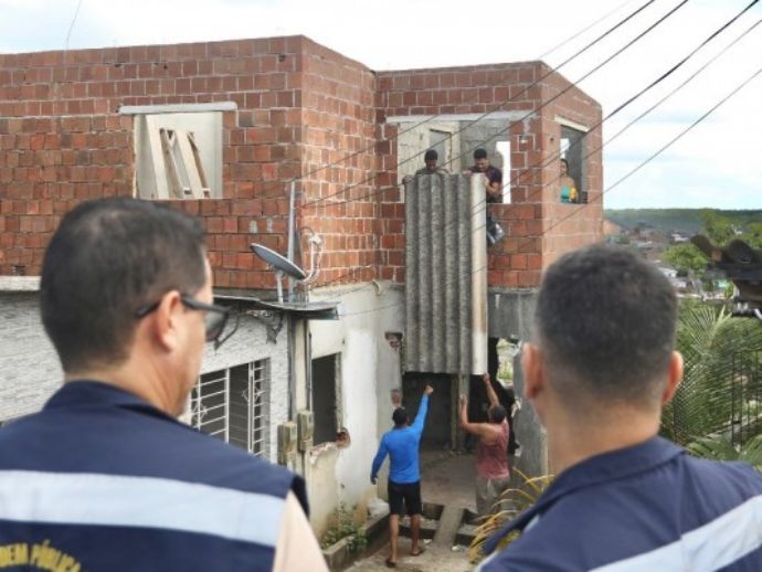 Chuvas no Recife: Prefeitura interdita 94 imóveis em áreas de risco