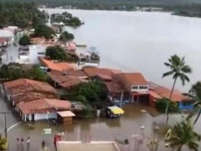 Chuvas intensas elevam n&iacute;vel da Lagoa Manguaba e colocam moradores do Pilar em alerta