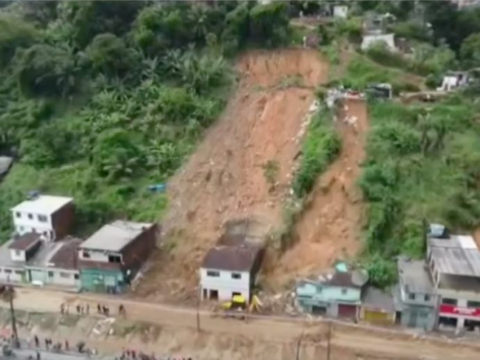 Tr&ecirc;s anos ap&oacute;s trag&eacute;dia, moradores de Jardim Monteverde realizam ato em mem&oacute;ria das v&iacute;timas do deslizamento