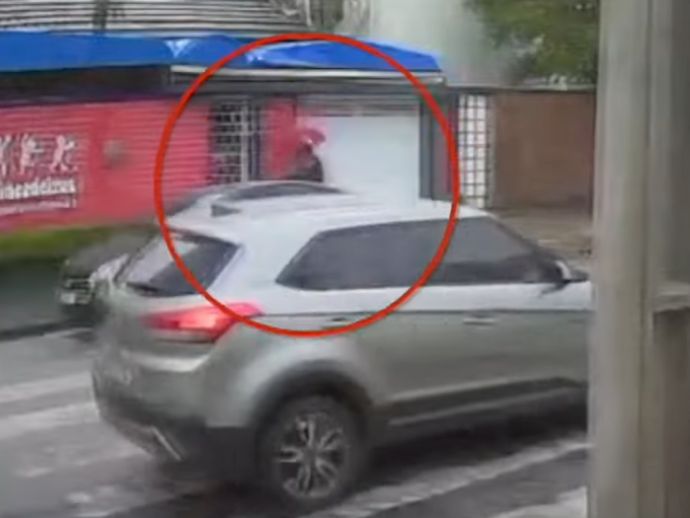 Identificado homem que assaltou m&atilde;e ao deixar filha na escola em Casa Amarela