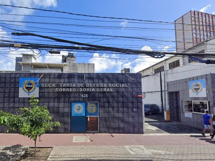 Dois policiais s&atilde;o expulsos da PM de Pernambuco por condutas criminosas