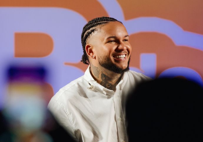 Recife recebe &ldquo;P&ocirc;r do Suel&rdquo; com show 360&ordm; e mais de 4 horas de pagode rom&acirc;ntico