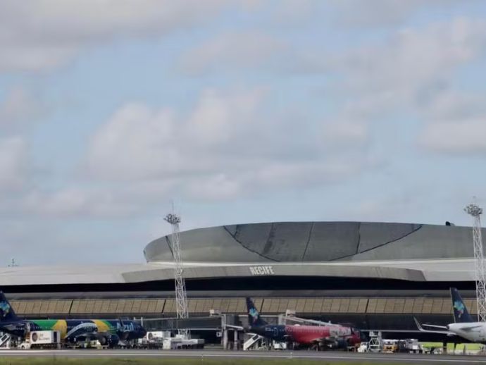 Funcion&aacute;rios s&atilde;o flagrados furtando eletr&ocirc;nicos no Aeroporto do Recife