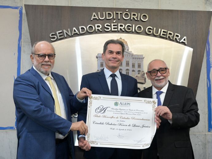 Assembleia Legislativa concede t&iacute;tulo de Cidad&atilde;o Pernambucano a C&acirc;ndido Pinheiro Jr.