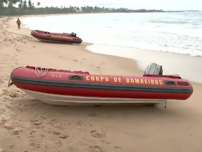 Mulher e cachorro est&atilde;o desaparecidos ap&oacute;s acidente com veleiro em Suape