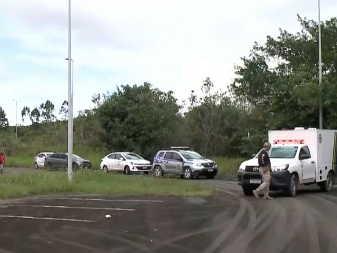 Dois jovens são encontrados mortos em estacionamento da Arena de Pernambuco
