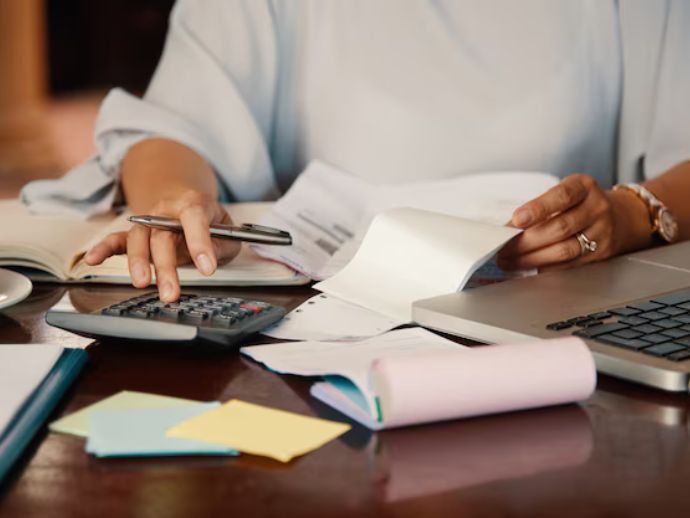 Como sair das dívidas: planejamento e informação são aliados para recuperar a saúde financeira