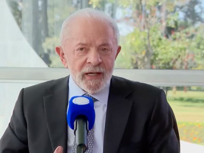 EXCLUSIVO: Lula pede &lsquo;respeito&rsquo; a Trump, diz que recorrer&aacute; &agrave; OMC e criar&aacute; comit&ecirc; de emerg&ecirc;ncia