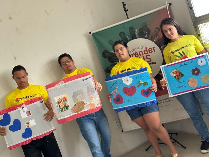 Cinema e lanche marcam tarde especial para jovens com síndrome de Down no Recife