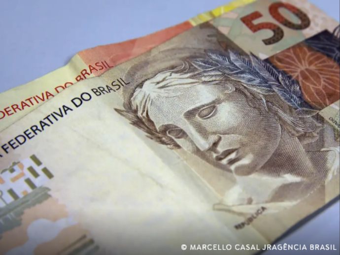 Caixa libera abono salarial para nascidos em setembro e outubro