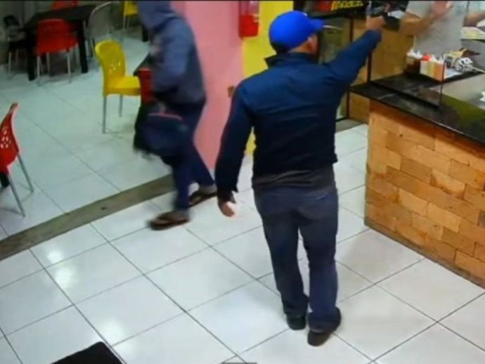 Pol&iacute;cia prende mais um suspeito de assaltar sandubaria no Antares; Esse j&aacute; &eacute; o segundo 