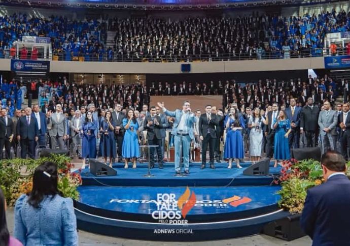 Congresso de jovens da Assembleia de Deus re&uacute;ne multid&atilde;o no Gin&aacute;sio Gerald&atilde;o