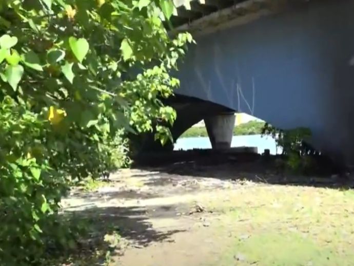 Homem &eacute; encontrado morto com m&atilde;os amarradas e a cabe&ccedil;a coberta no bairro do Cabanga