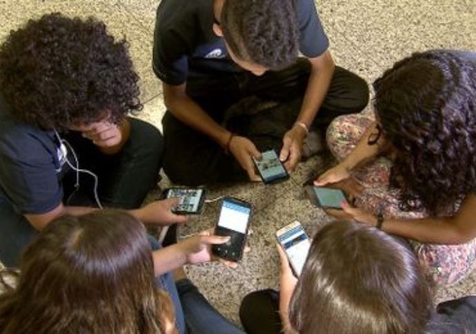 Especialistas alertam que crian&ccedil;as n&atilde;o podem ser "produto" das redes