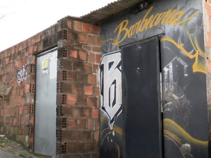 Barbeiro reage a assalto e &eacute; baleado em Camaragibe