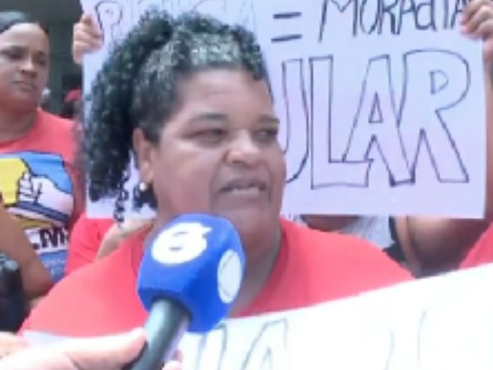 Movimentos por moradia protestam no Recife durante visita de Lula e cobram melhorias no Minha Casa, Minha Vida