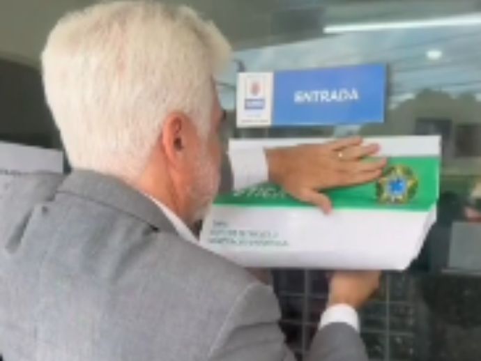 Homem sofre paradas card&iacute;acas ao buscar atendimento em unidade interditada em Olinda