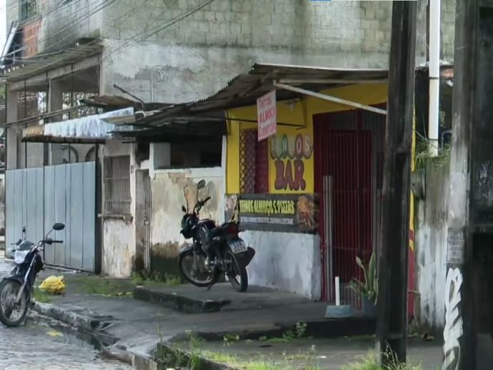 Discussão em bar termina com três pessoas mortas e uma ferida no Engenho do Meio