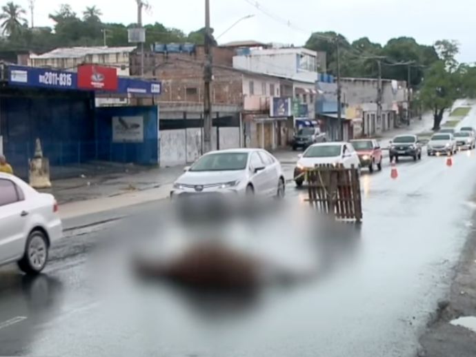 Motociclista morre após colidir com égua solta na PE-15 em Olinda