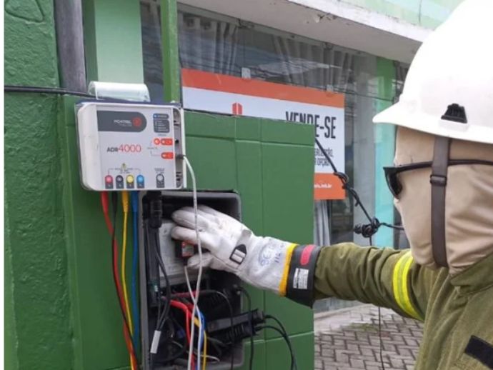 Pernambuco registra mais de 11 mil liga&ccedil;&otilde;es clandestinas de energia em agosto
