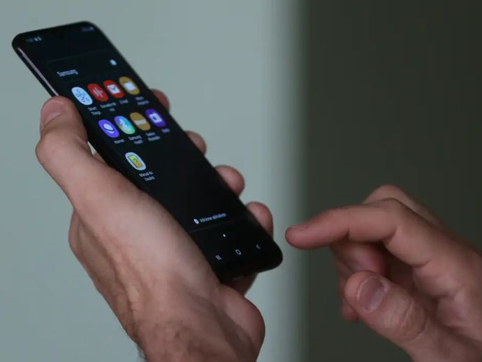 Veto a celular leva 80% dos alunos a prestar mais aten&ccedil;&atilde;o nas aulas