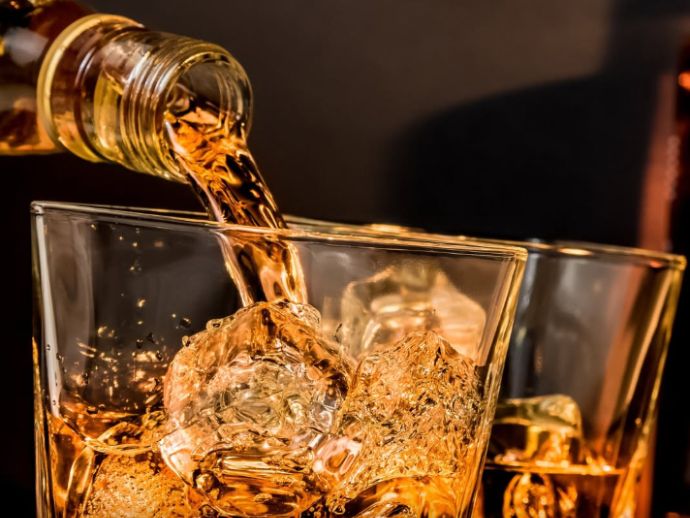Brasil investiga mais de 200 casos de intoxica&ccedil;&atilde;o por metanol ap&oacute;s consumo de bebida alco&oacute;lica