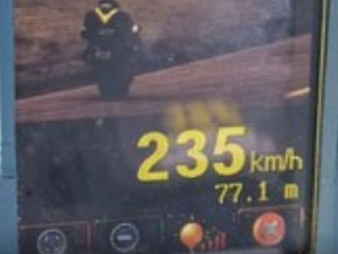 Motocicleta &eacute; flagrada a 235 km/h na BR-232, em Sair&eacute;
