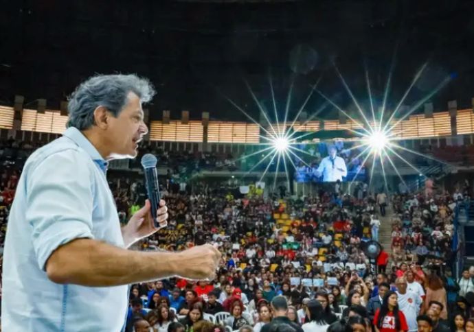 Governo anuncia investimento de R$ 108 milh&otilde;es em cursinhos populares