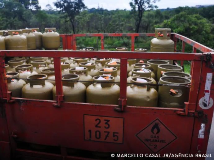 Beneficiários com NIS final 2 recebem Auxílio Gás nesta terça-feira