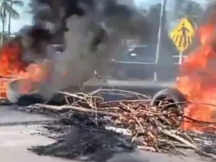 Falta de &Aacute;gua Causa Protesto e Bloqueio na AL-101 Sul