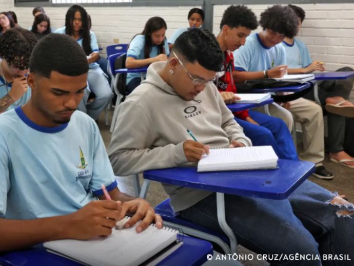 P&eacute;-de-Meia: nascidos em setembro e outubro recebem 8&ordf; parcela