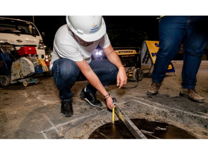 Opera&ccedil;&atilde;o Tampa Bueiro inicia nova etapa com servi&ccedil;os em ruas do Centro