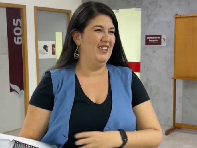 Mirela Cavalcante &eacute; a primeira doutora em Direito surda do Brasil